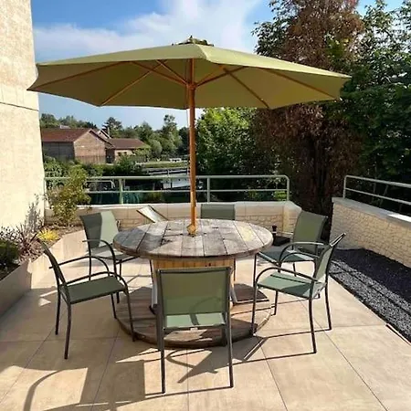 Le De L'eau Vakantiehuis Long